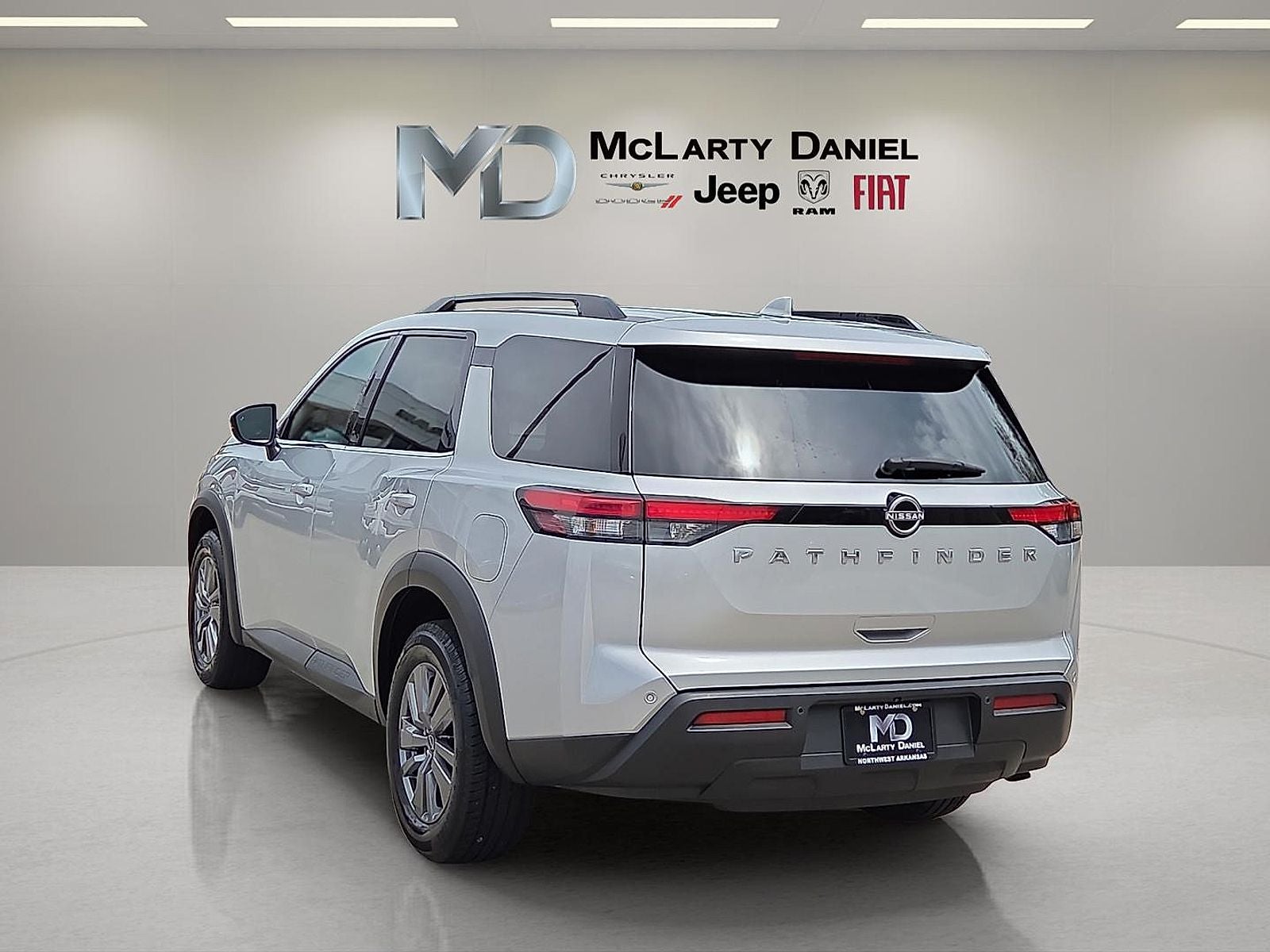 2025 Nissan Pathfinder SV FWD