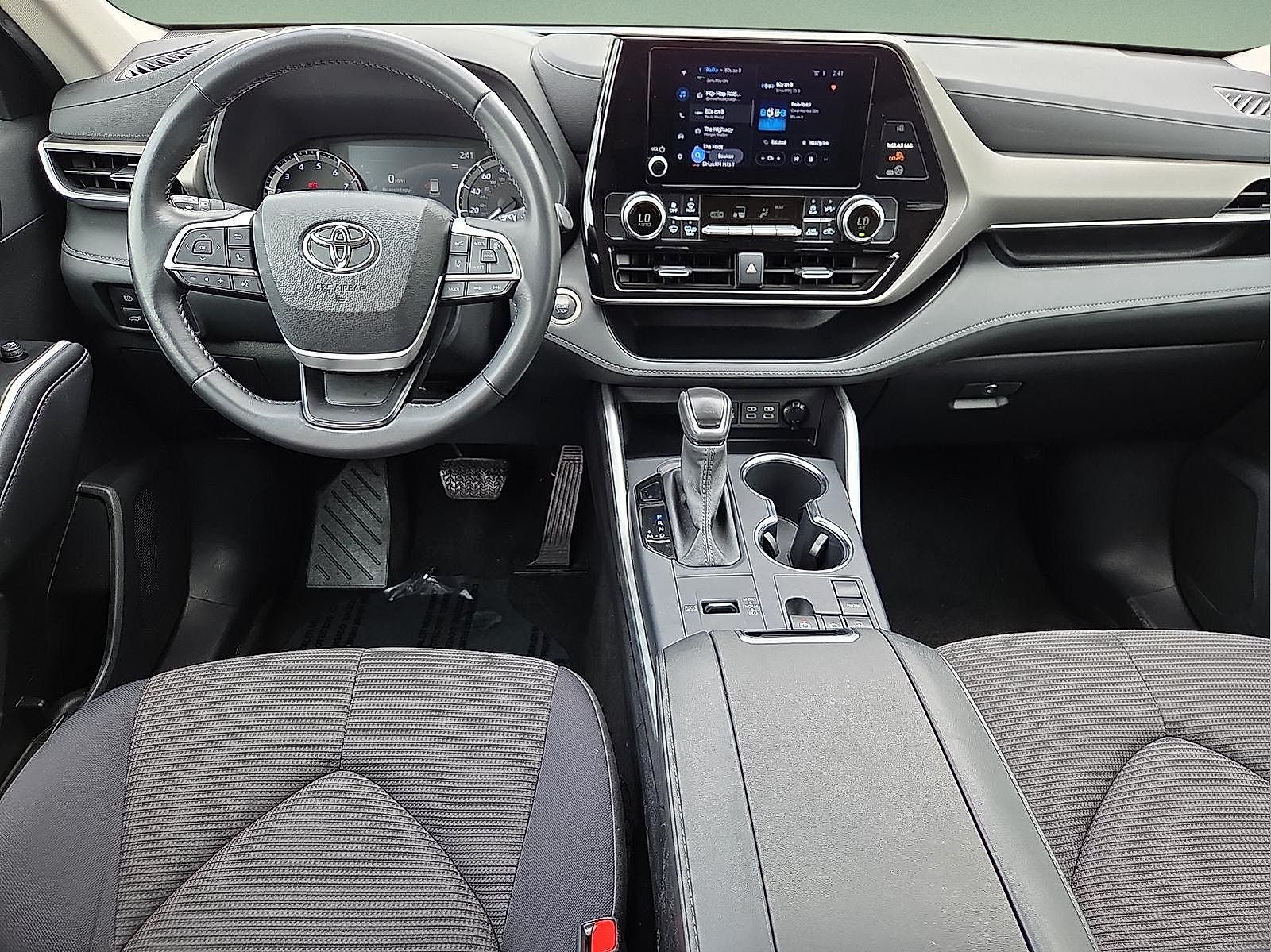 2025 Toyota Highlander LE