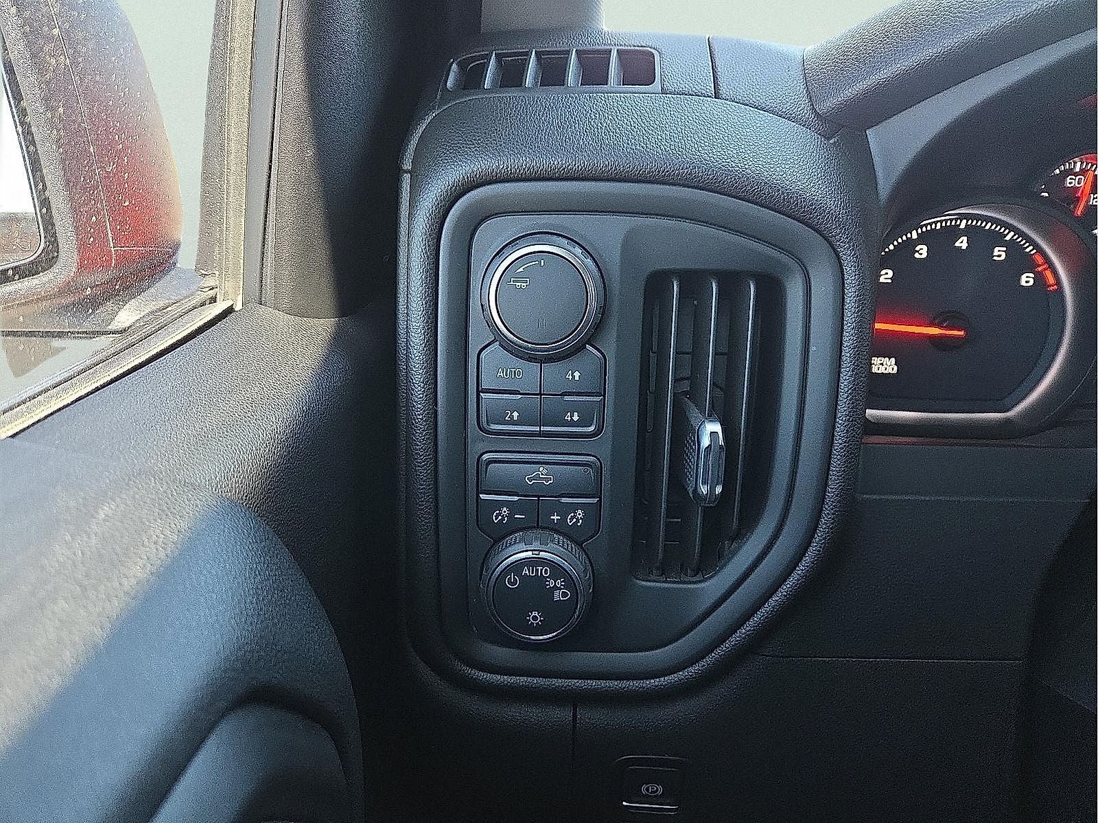 2020 Chevrolet Silverado 1500 Custom Trail Boss