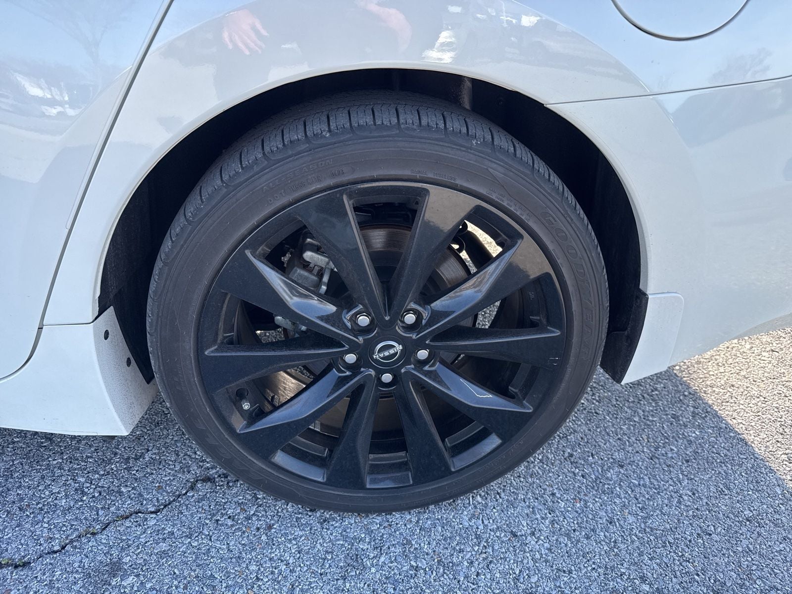 2023 Nissan Maxima SR