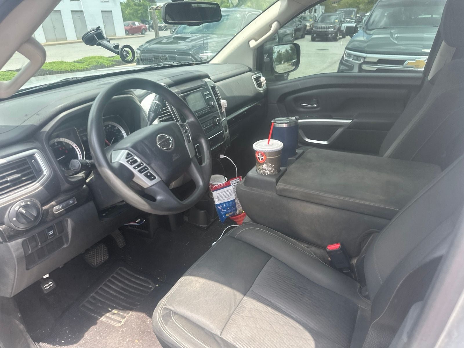 2017 Nissan Titan SV