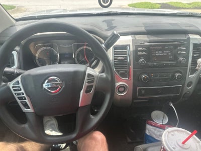 2017 Nissan Titan SV