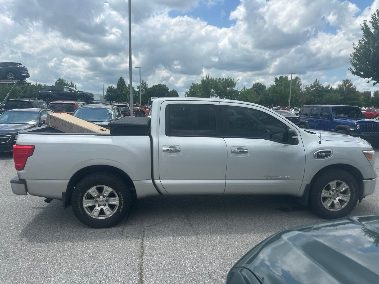 2017 Nissan Titan SV