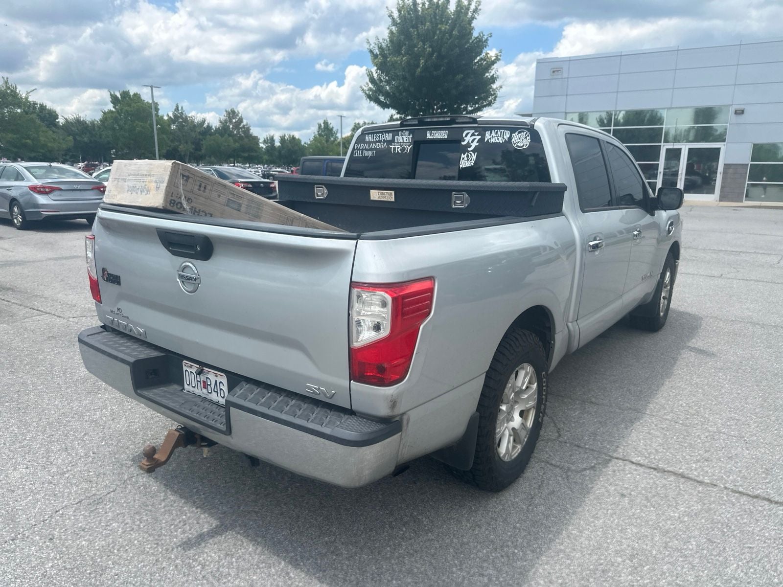 2017 Nissan Titan SV
