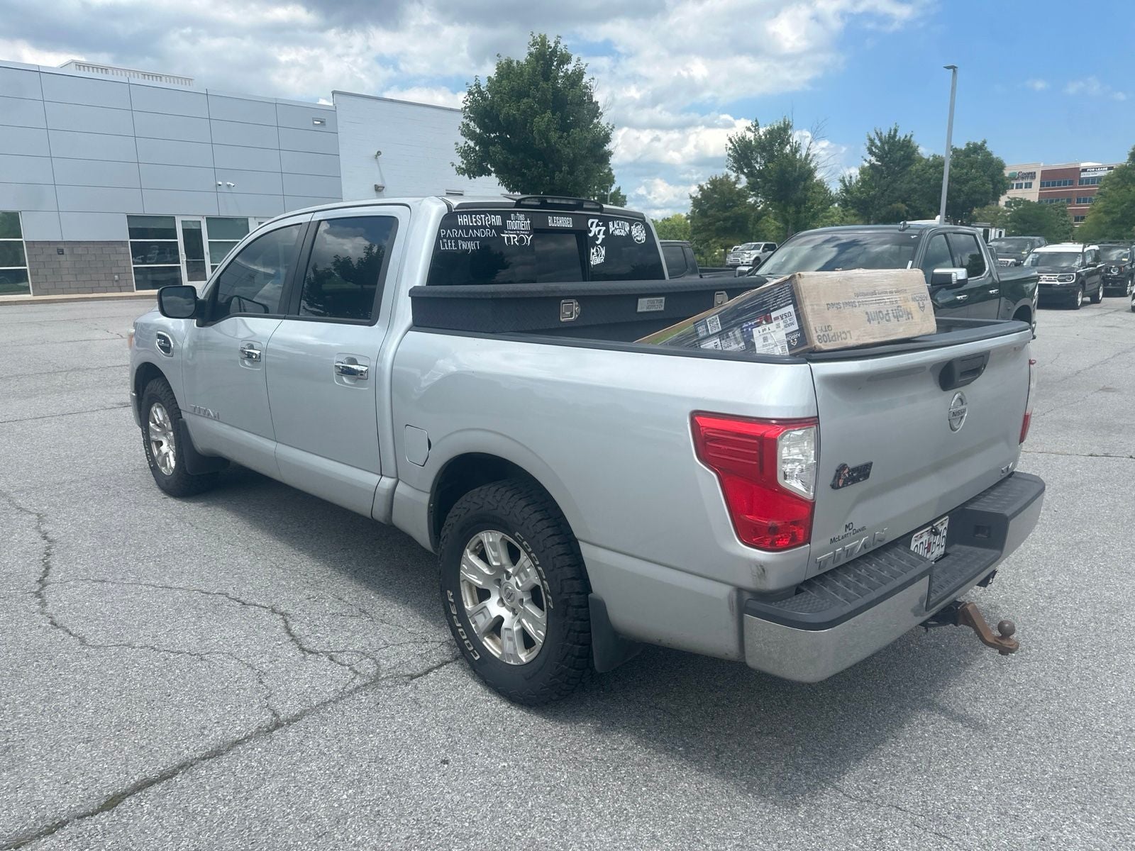 2017 Nissan Titan SV