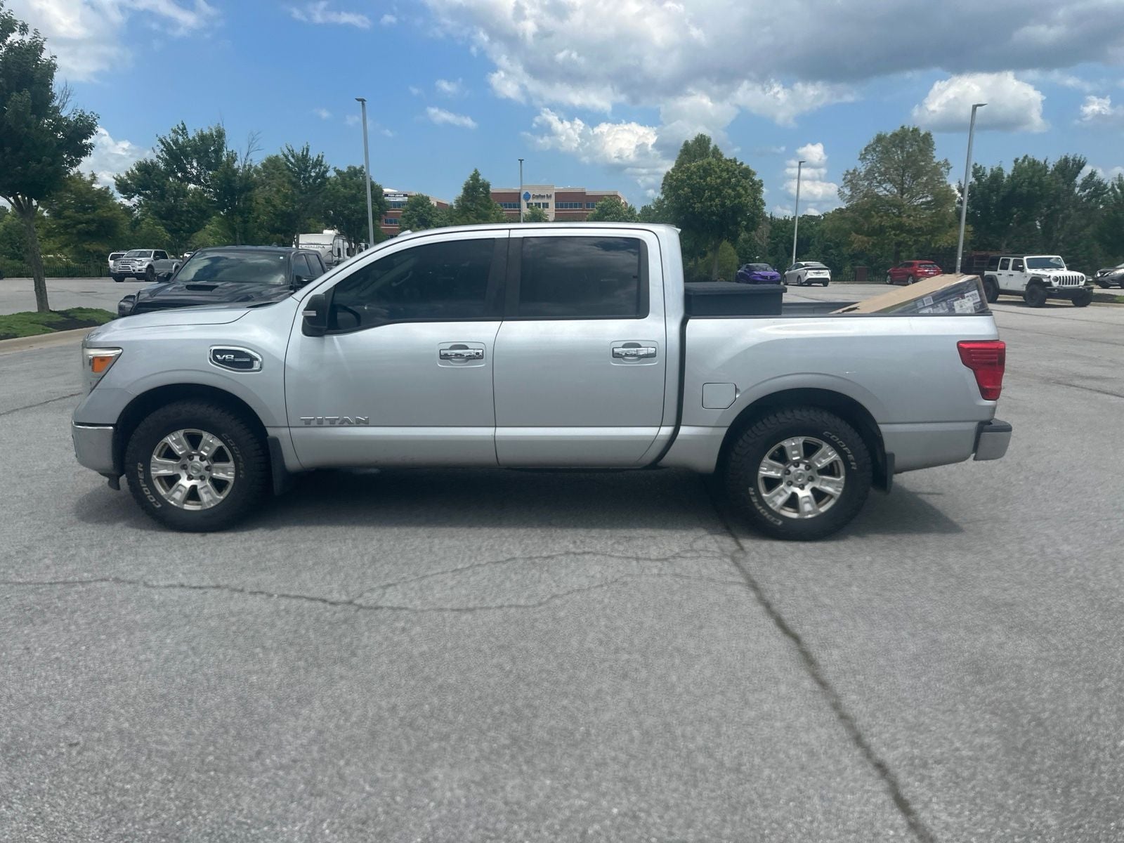 2017 Nissan Titan SV