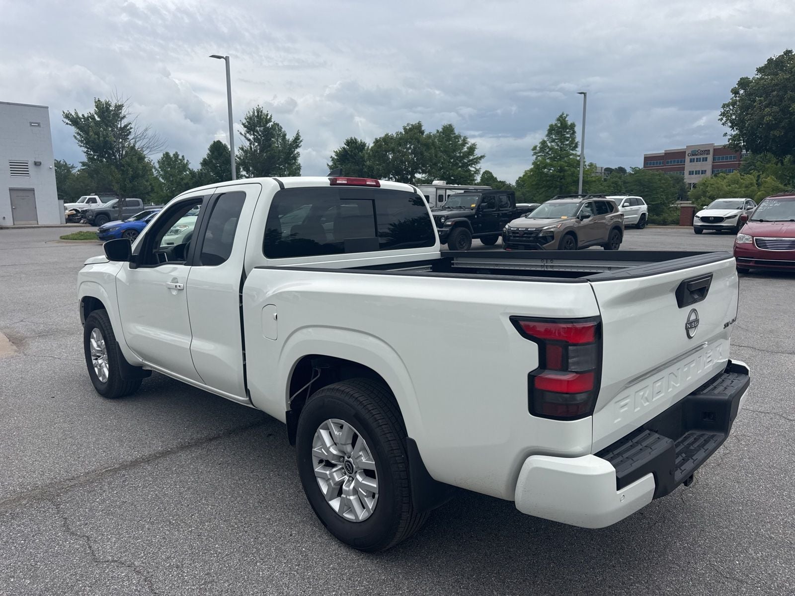 2024 Nissan Frontier SV