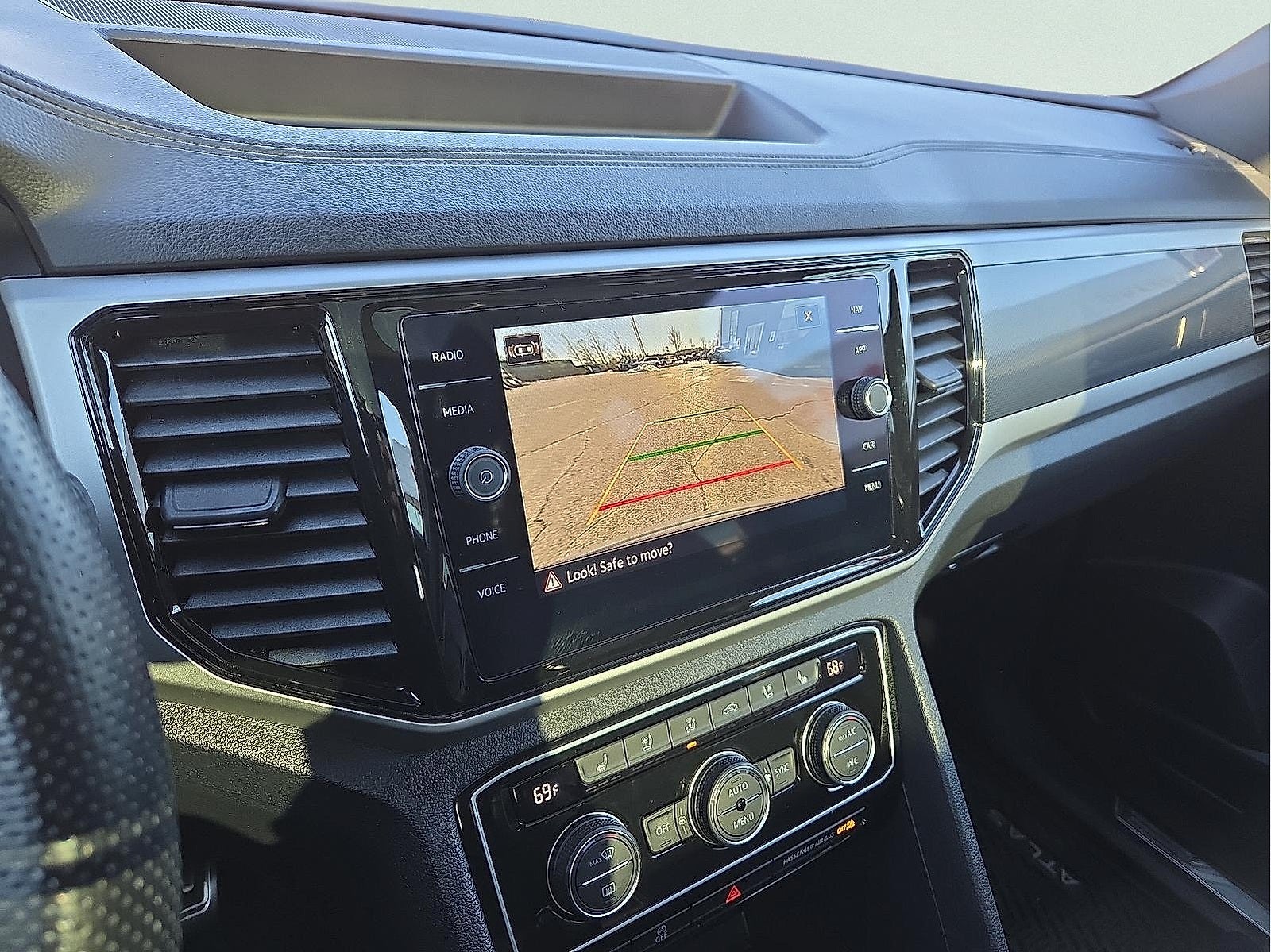 2023 Volkswagen Atlas Cross Sport 3.6L V6 SEL Premium R-Line