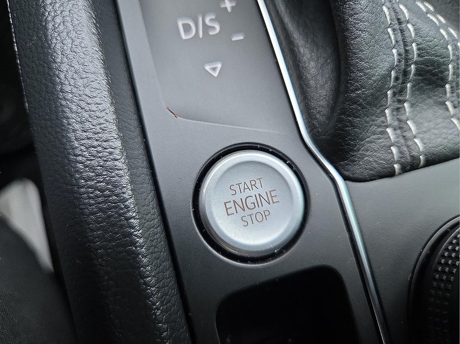 2023 Volkswagen Atlas Cross Sport 2.0T SEL R-Line