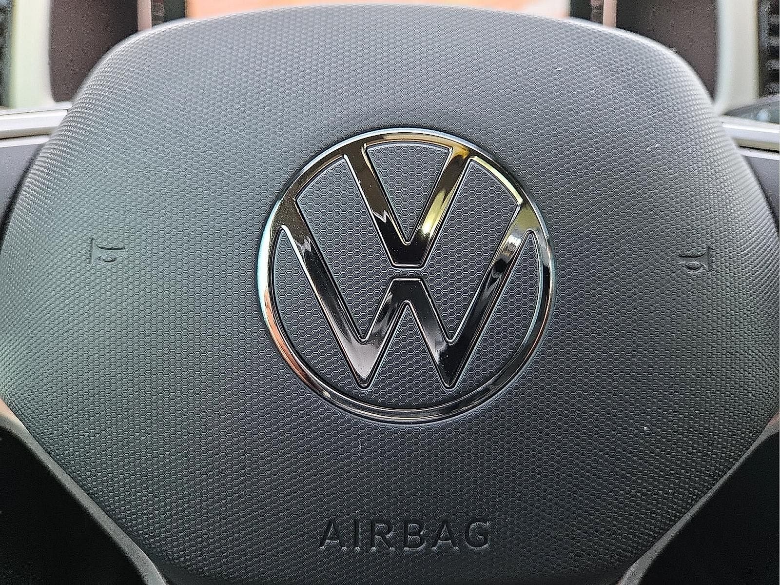 2023 Volkswagen Atlas Cross Sport 2.0T SEL R-Line