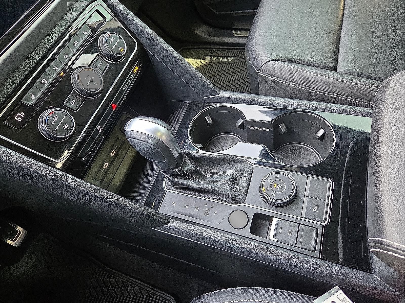 2023 Volkswagen Atlas Cross Sport 2.0T SEL R-Line