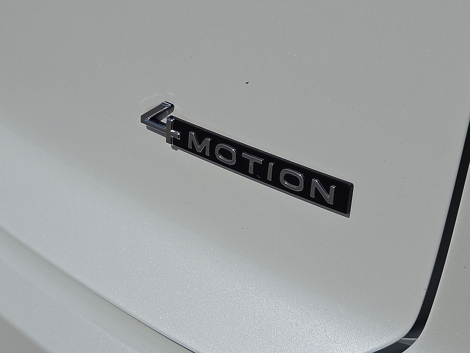 2023 Volkswagen Atlas Cross Sport 2.0T SEL R-Line