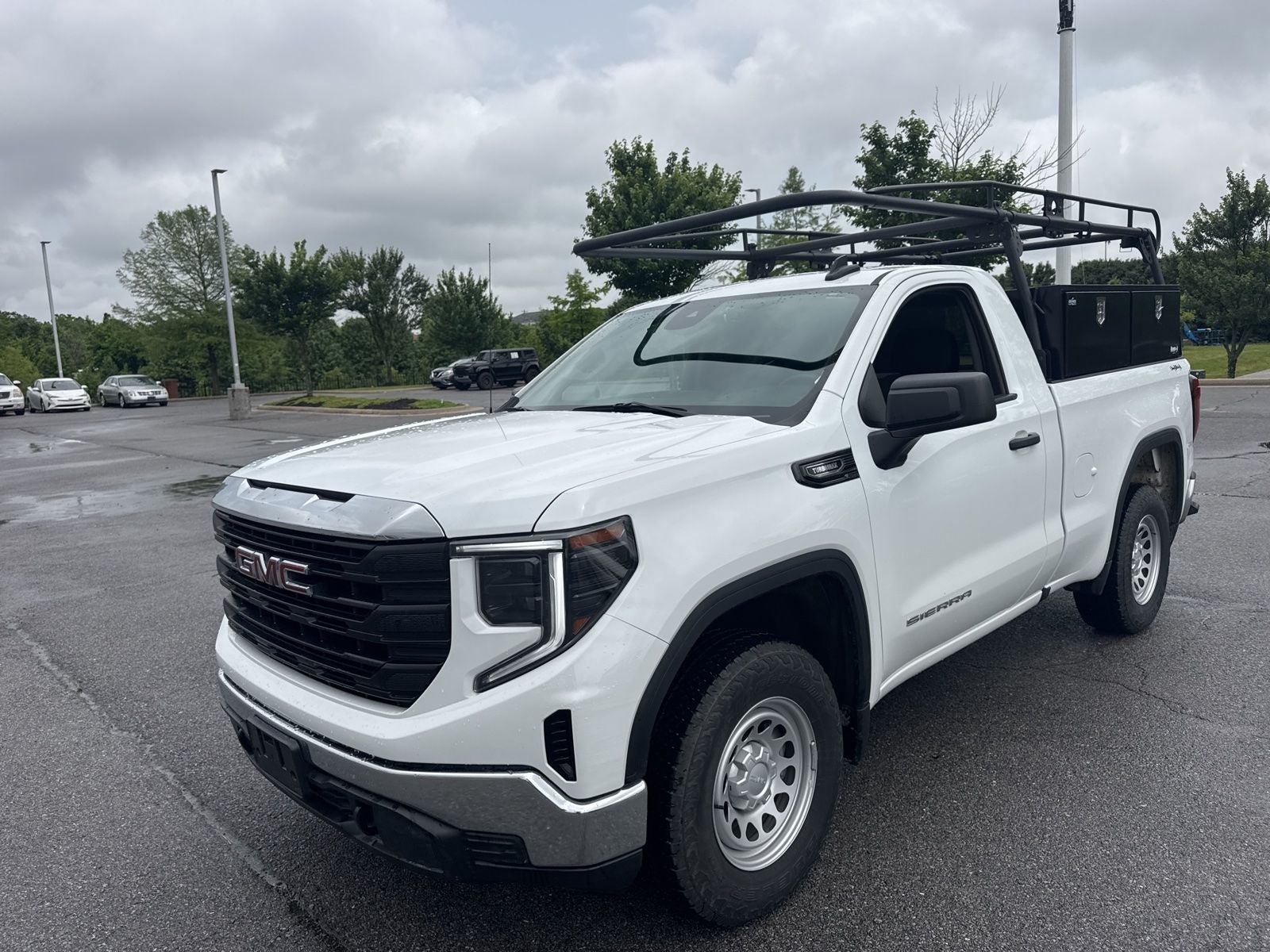 2025 GMC Sierra 4WD Regular Cab Standard Box Pro's photo