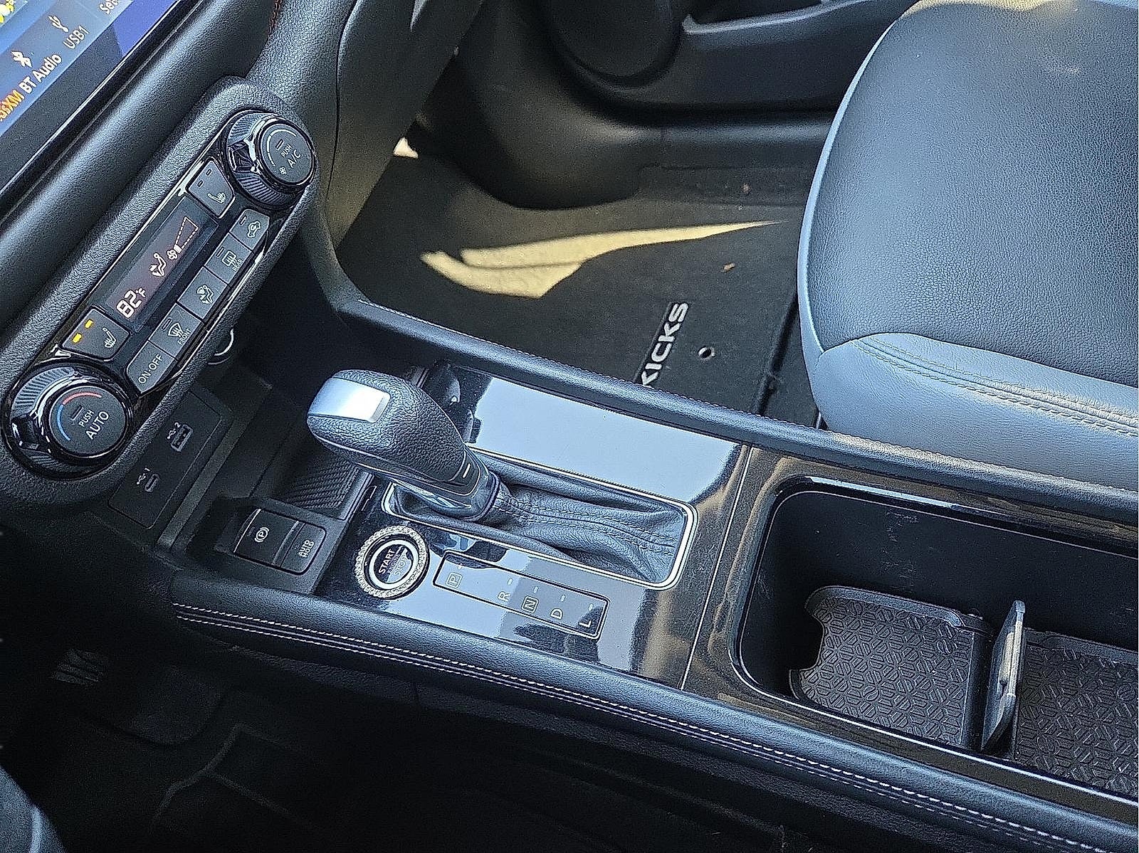 2021 Nissan Kicks SR