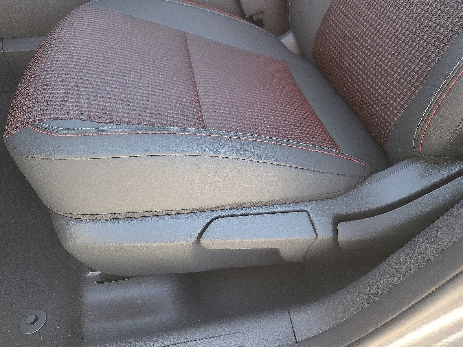 2027 Nissan Kicks SR