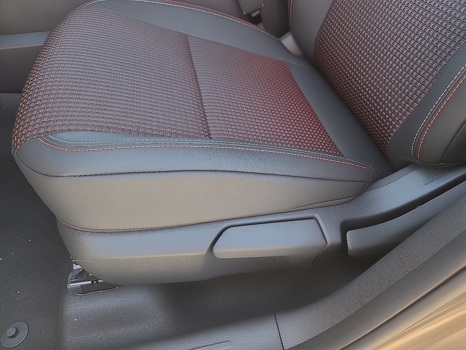 2027 Nissan Kicks SR
