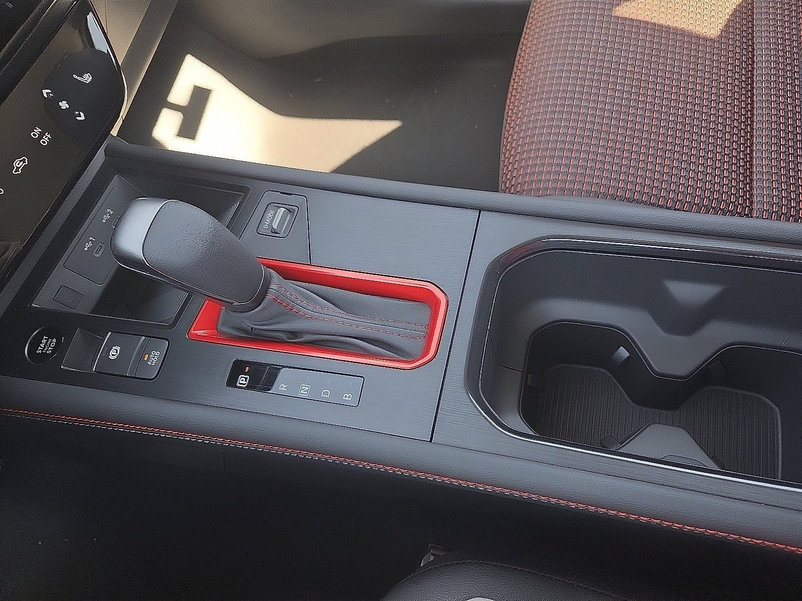 2027 Nissan Kicks SR