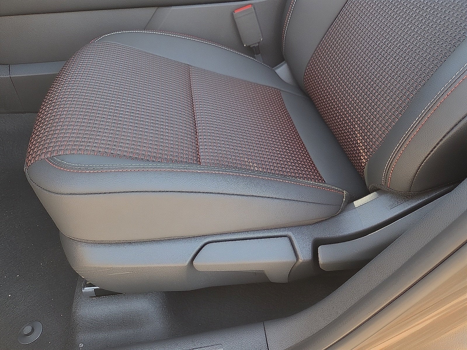 2027 Nissan Kicks SR