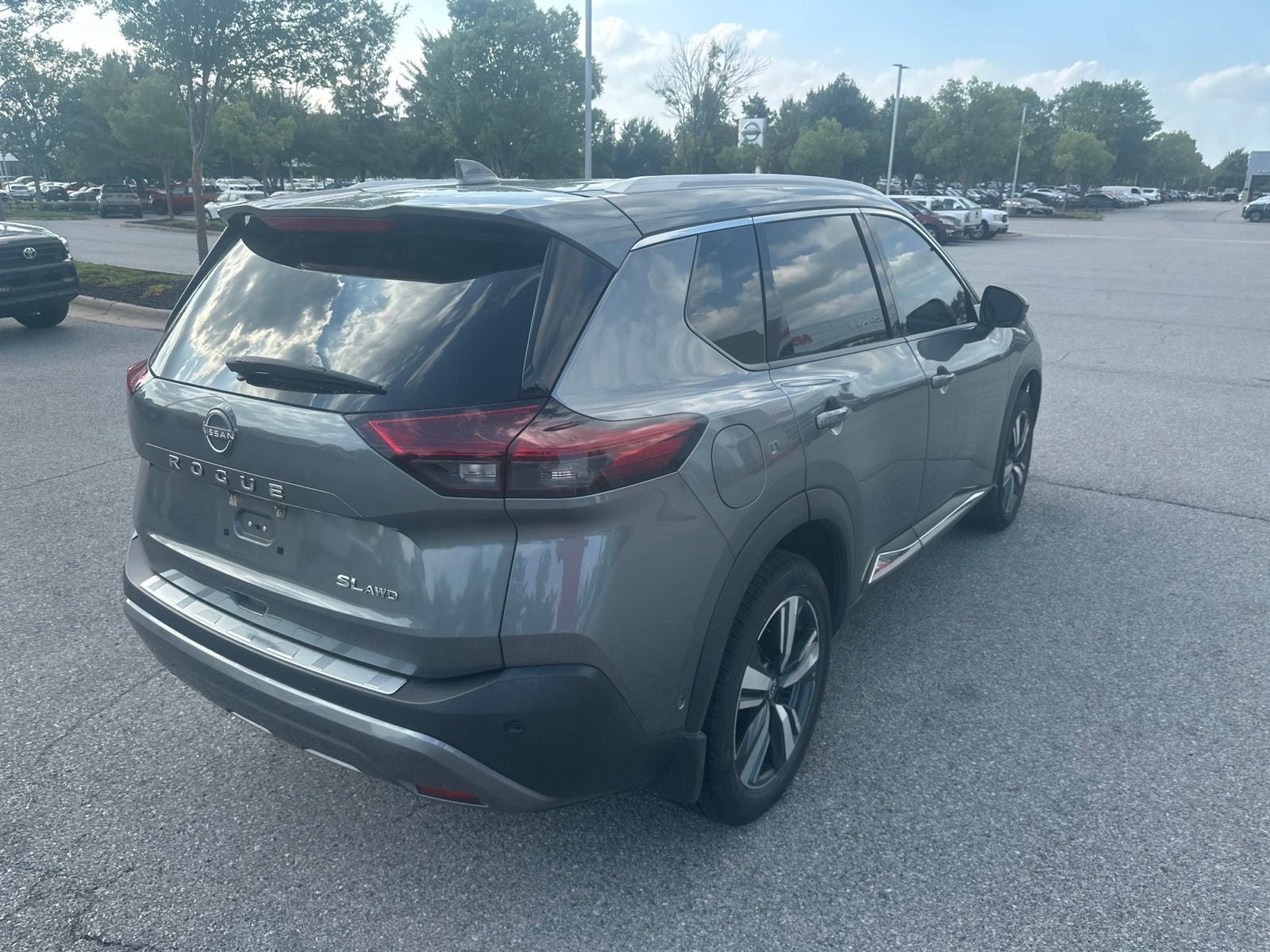 2023 Nissan Rogue SL