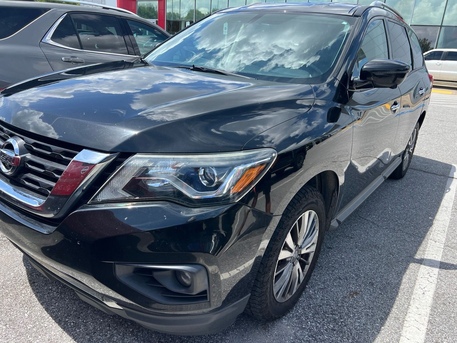 2020 Nissan Pathfinder SL