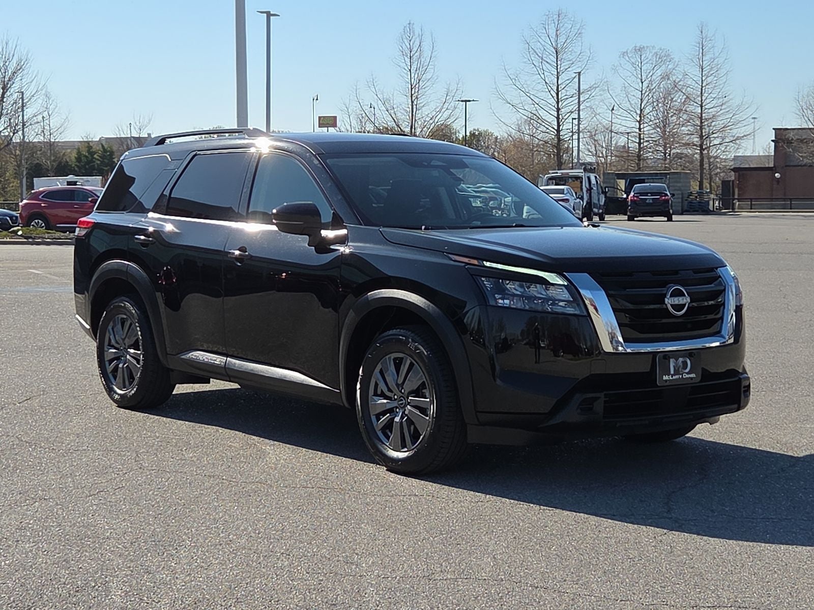 2025 Nissan Pathfinder SV