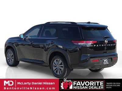 2025 Nissan Pathfinder SV