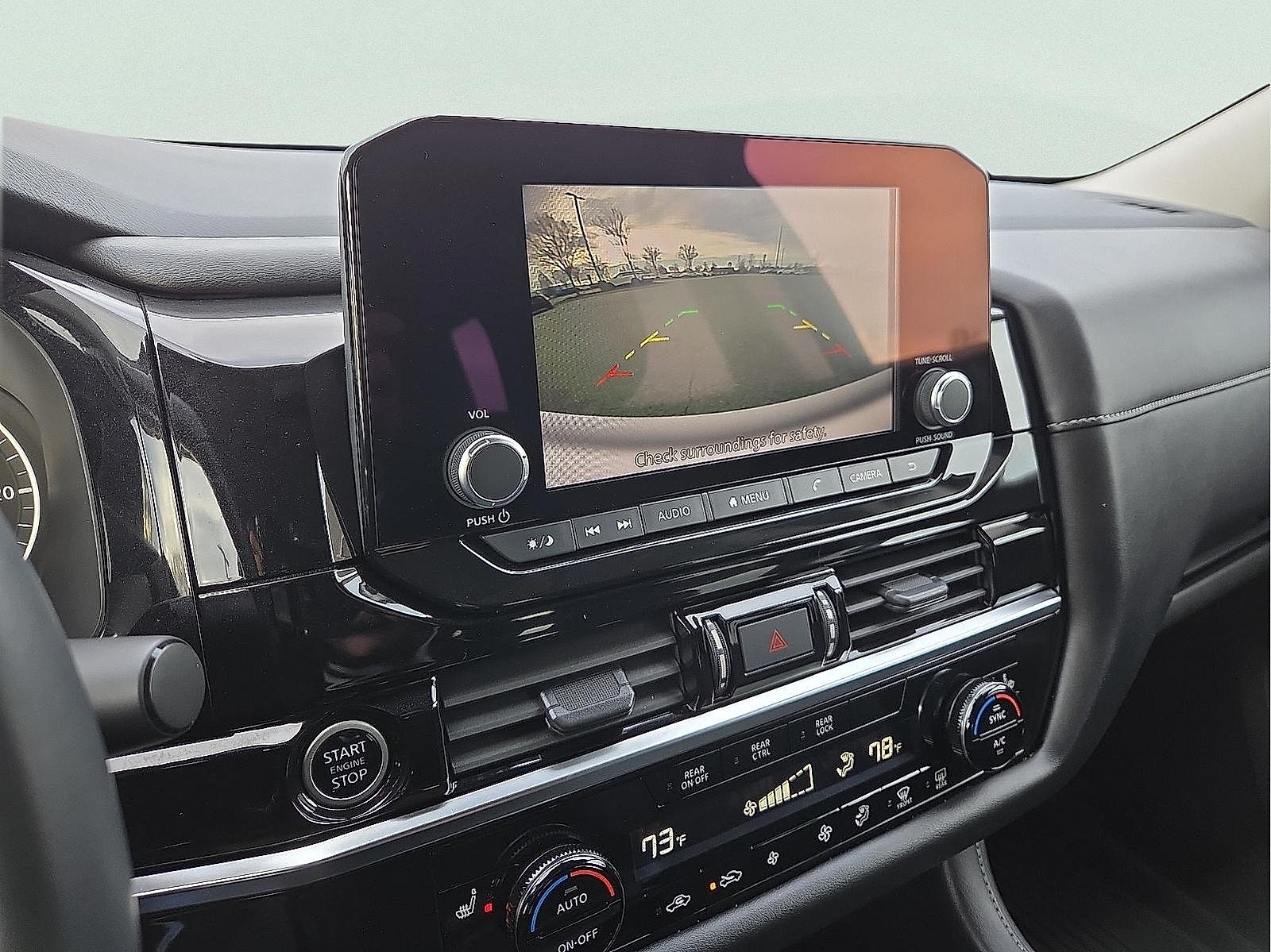 2023 Nissan Pathfinder SV