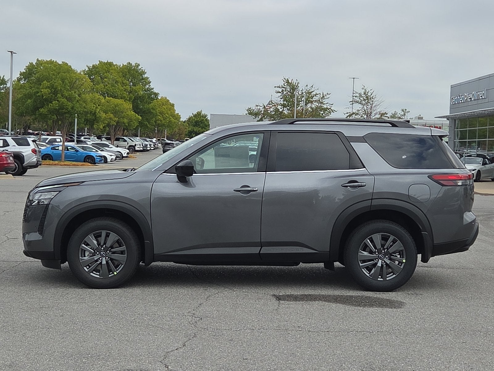 2026 Nissan Pathfinder SV