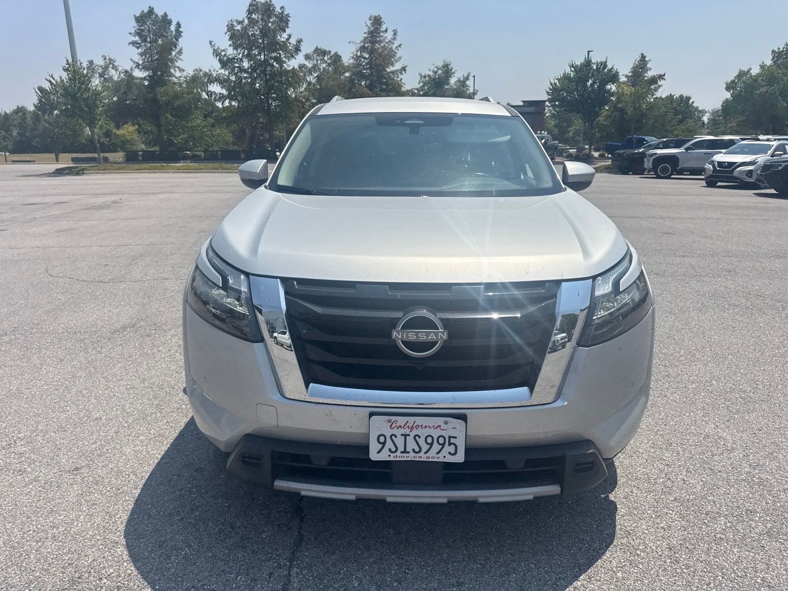 2025 Nissan Pathfinder SL