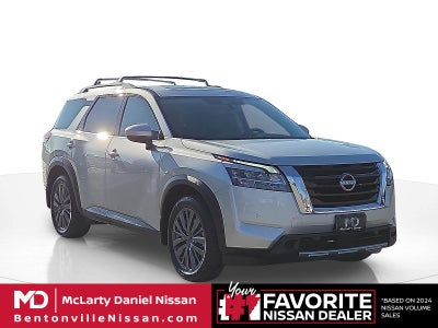 2024 Nissan Pathfinder SL