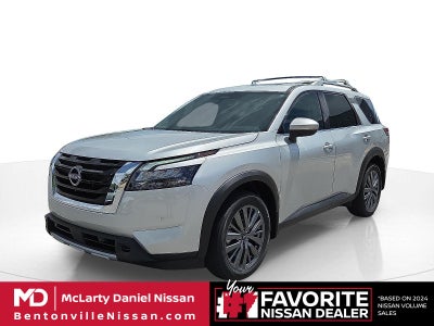 2025 Nissan Pathfinder SL