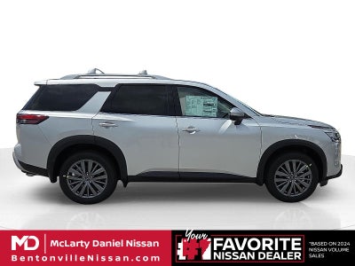 2025 Nissan Pathfinder SL