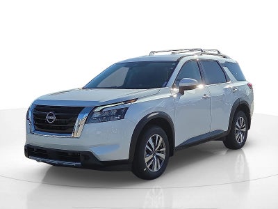 2025 Nissan Pathfinder SL