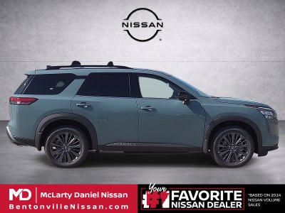 2026 Nissan Pathfinder SL