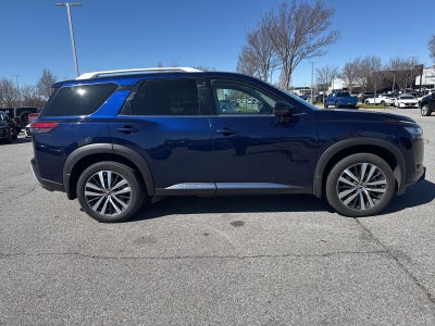 2022 Nissan Pathfinder Platinum
