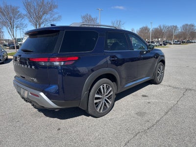 2022 Nissan Pathfinder Platinum