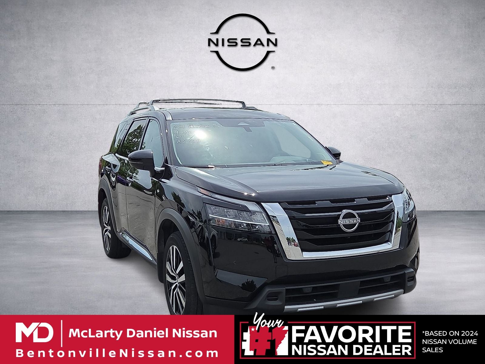 2024 Nissan Pathfinder Platinum 4WD's photo