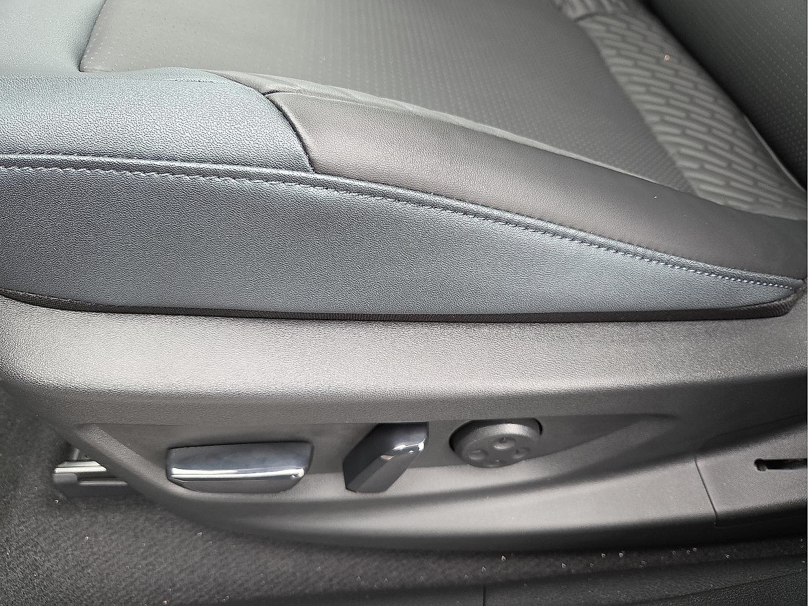 2026 Nissan Leaf Platinum+