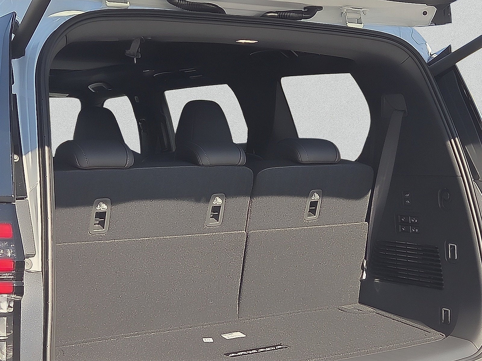 2027 Nissan Armada Platinum Reserve