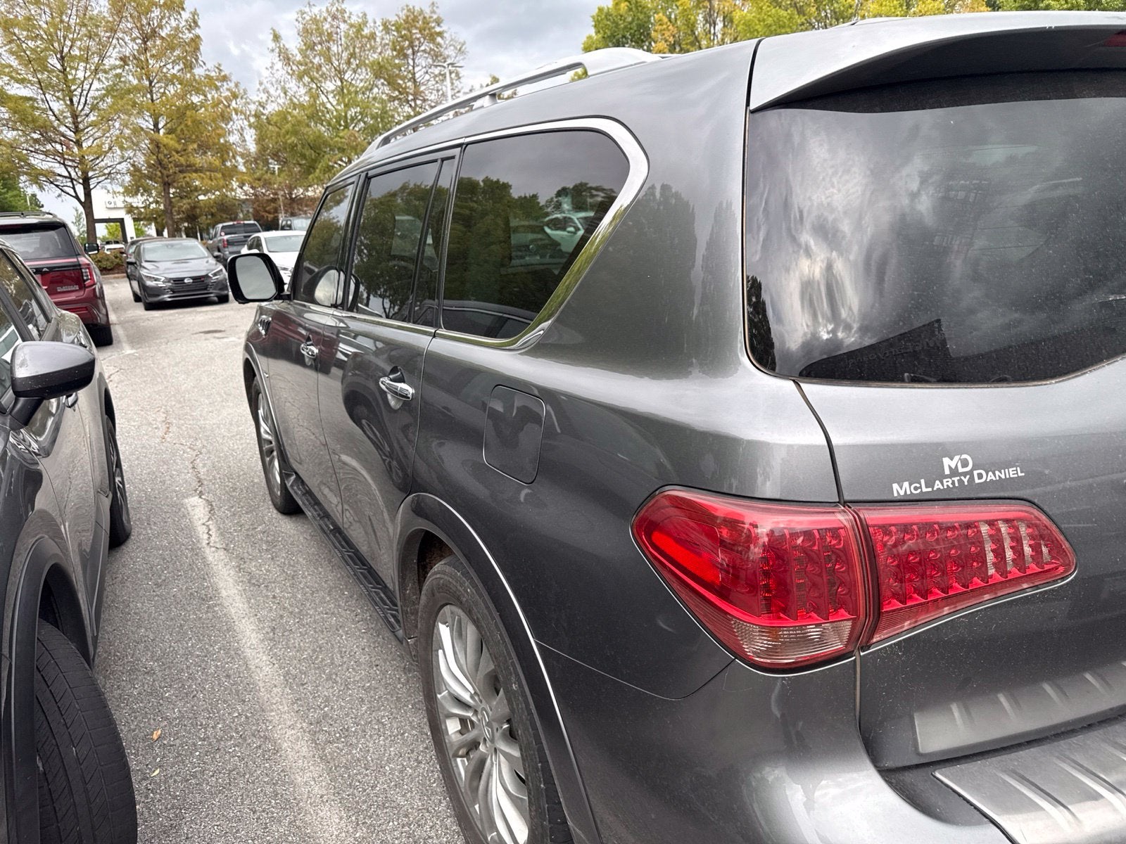 2017 INFINITI QX80 Base