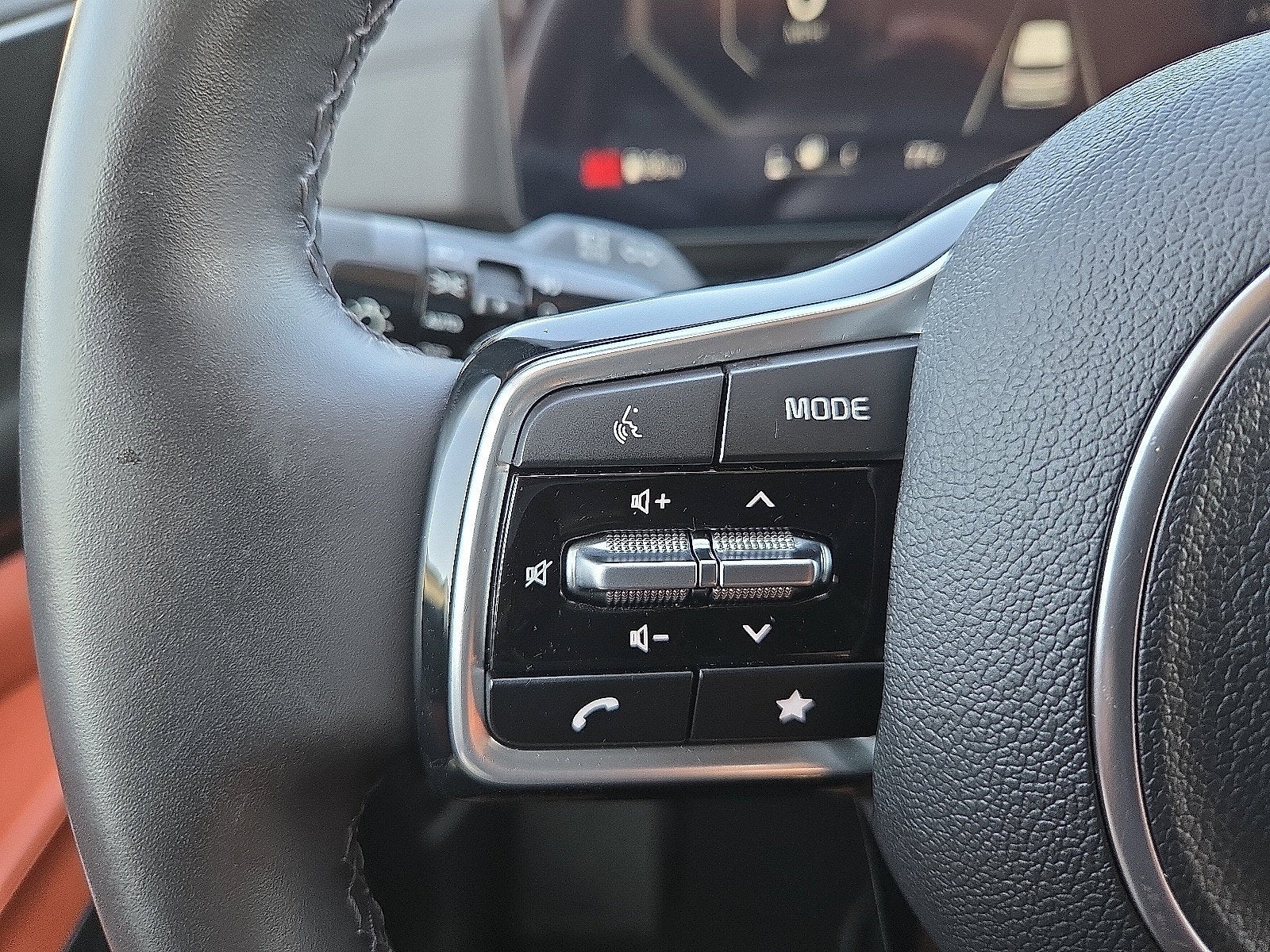 2025 Kia Carnival SX