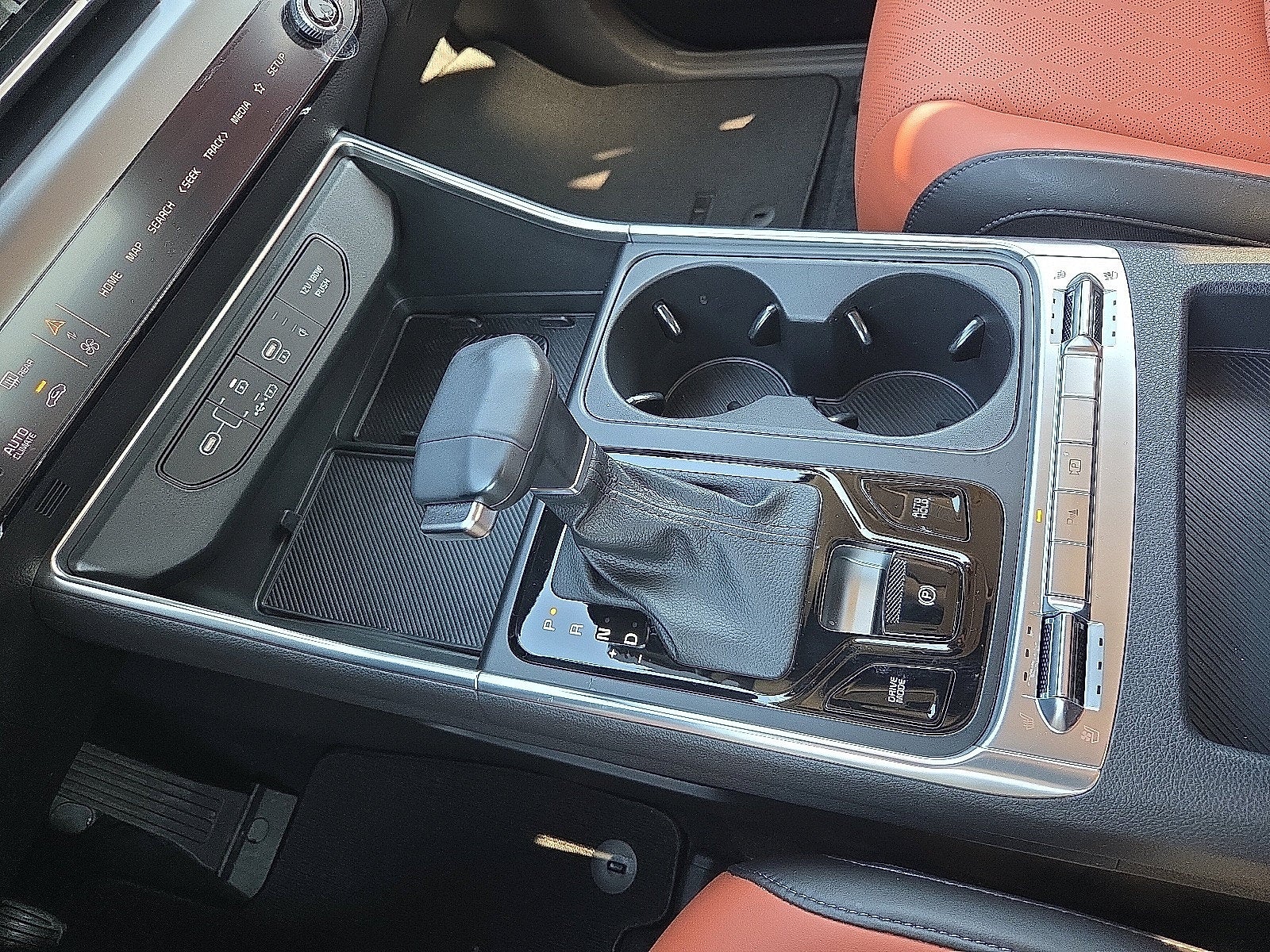 2025 Kia Carnival SX